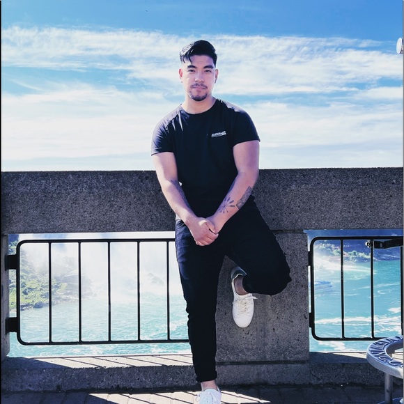 Meet your Posher, Jonathan - Picture 2 of 2